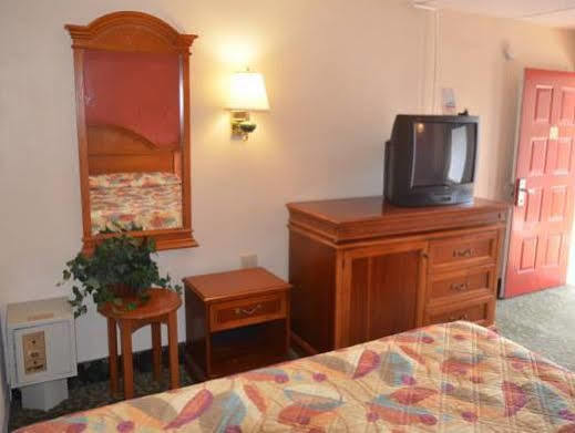 Days Inn By Wyndham Knoxville North Powell Eksteriør bilde